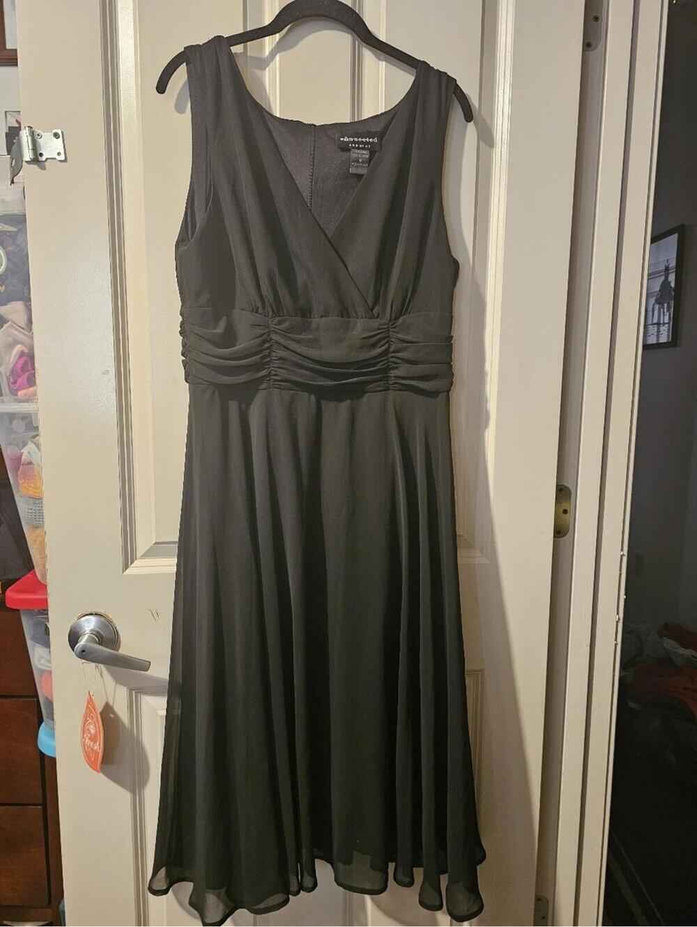 Connected Apparel Black V-Neck Sleeveless Midi Dress Size 16